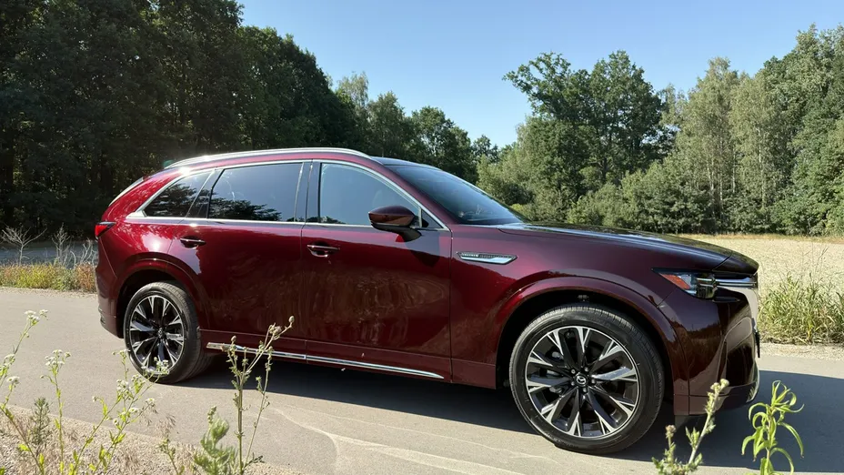MAZDA CX-90 -