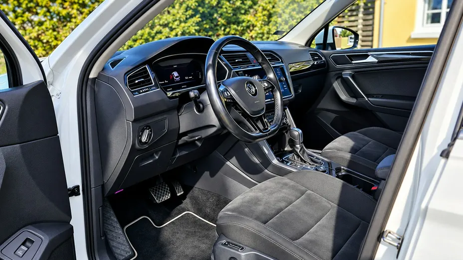 VOLKSWAGEN Tiguan -