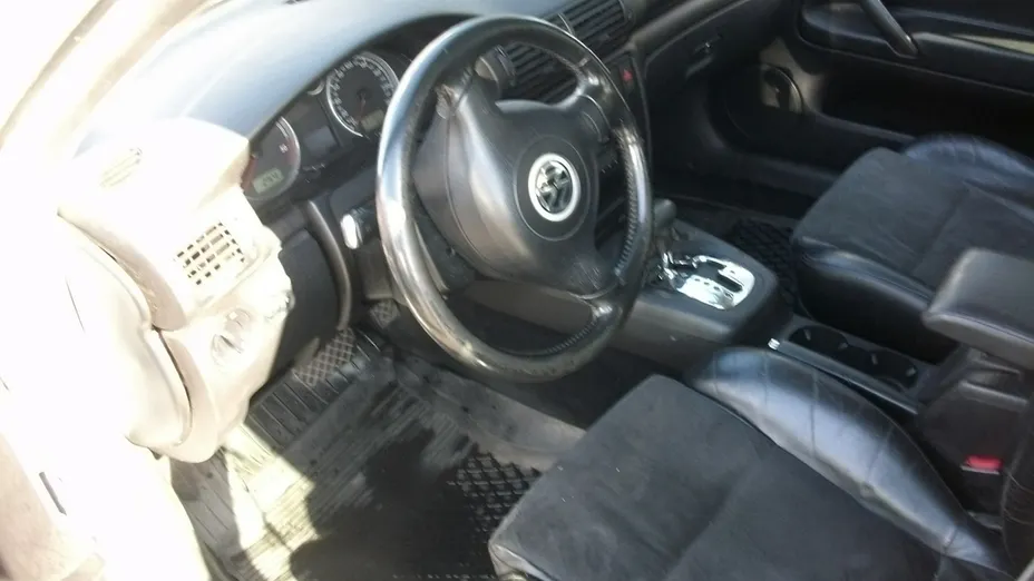 VOLKSWAGEN Passat -