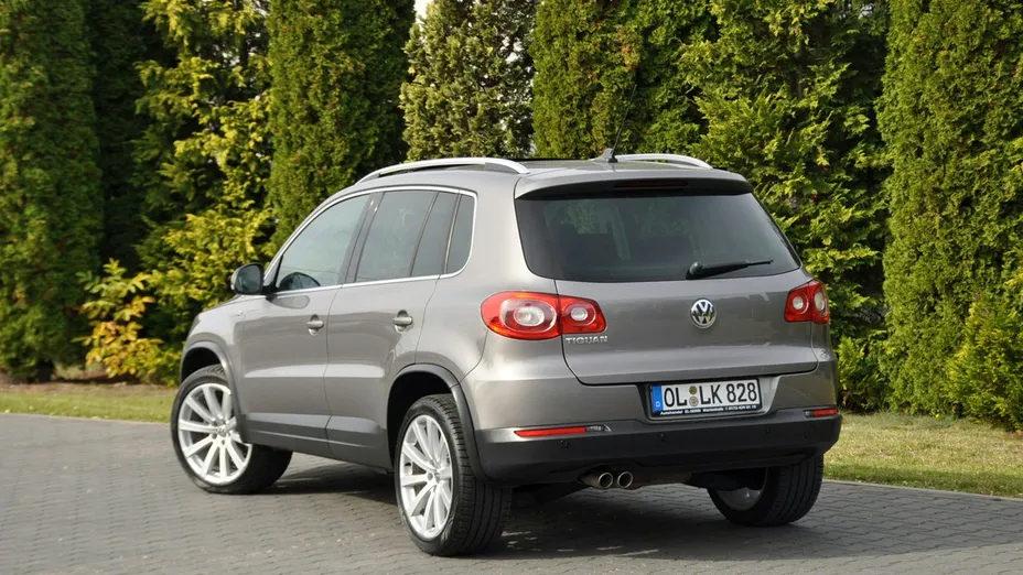 VOLKSWAGEN Tiguan -