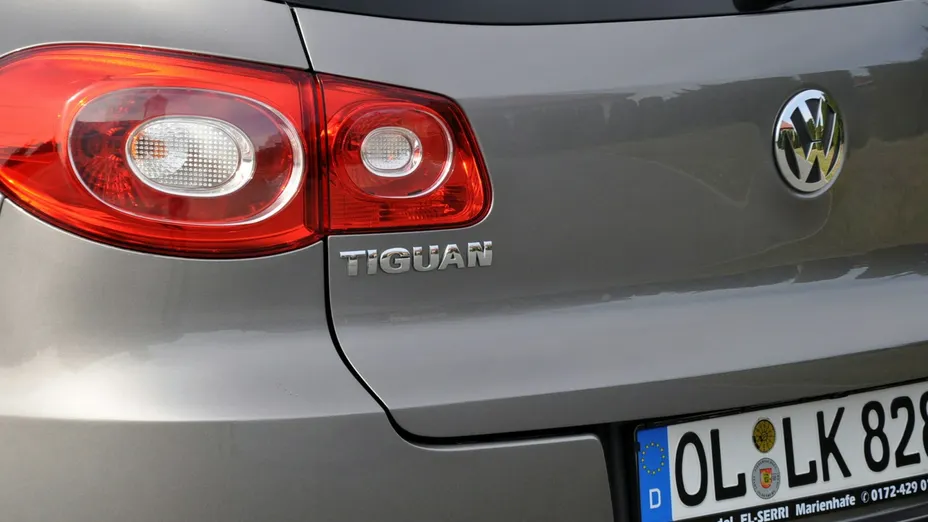 VOLKSWAGEN Tiguan -