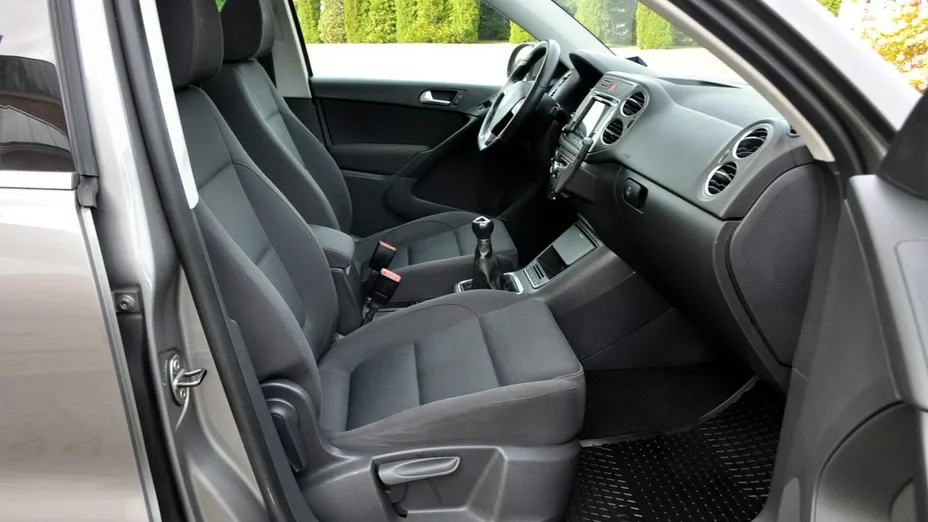 VOLKSWAGEN Tiguan -