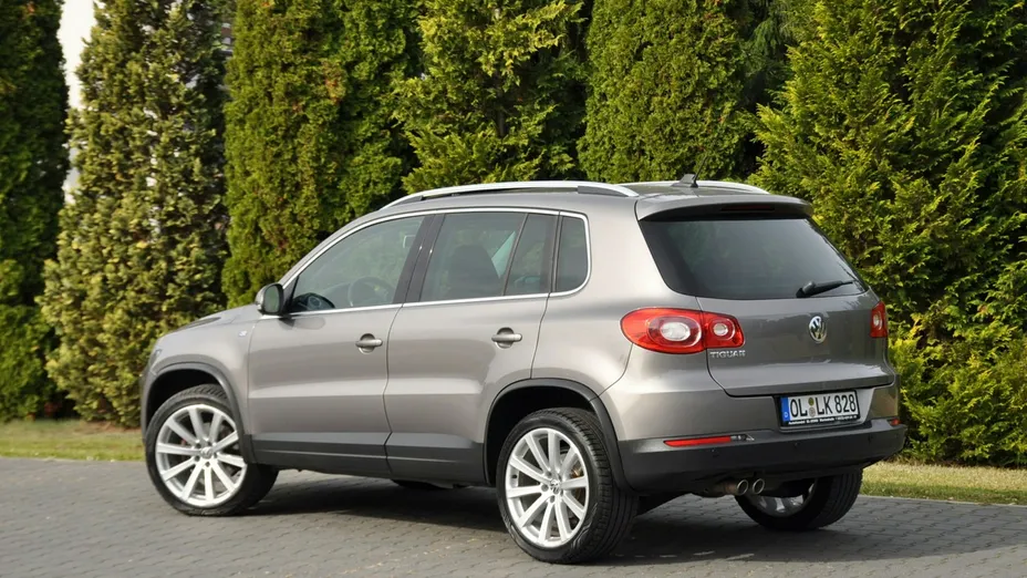 VOLKSWAGEN Tiguan -