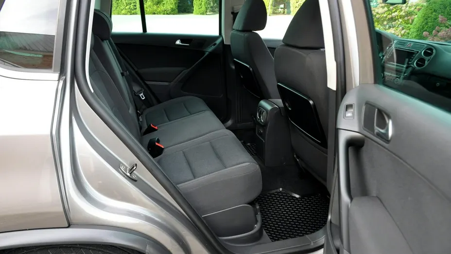 VOLKSWAGEN Tiguan -