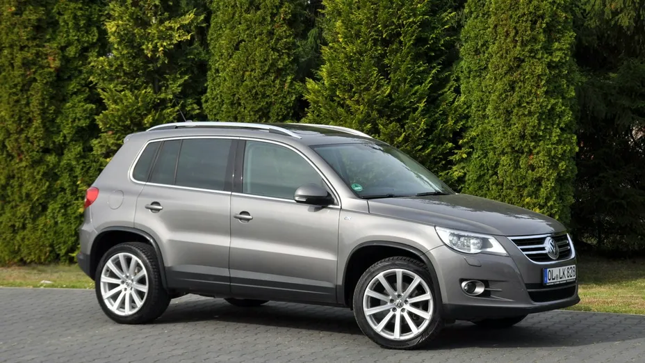 VOLKSWAGEN Tiguan -
