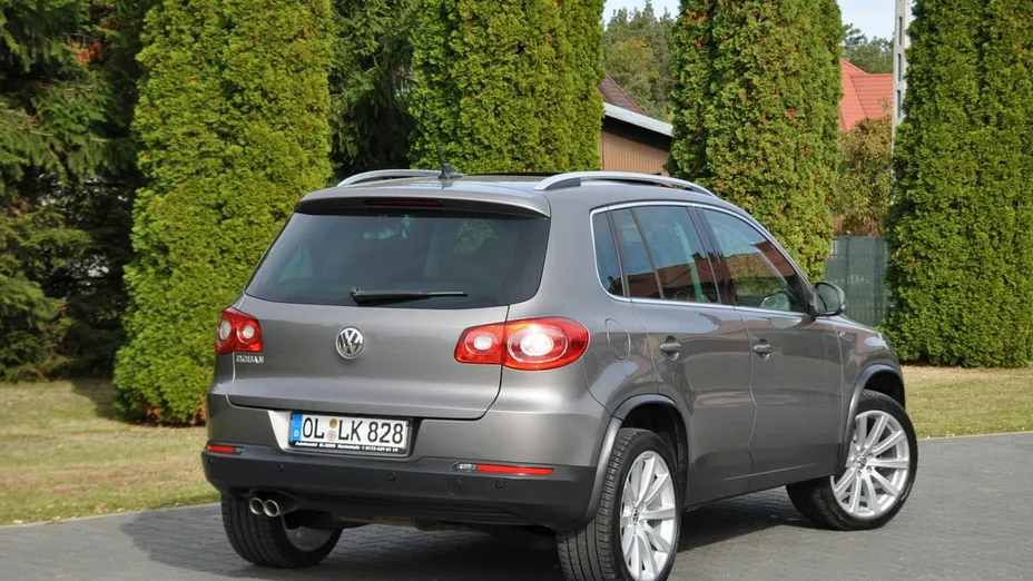 VOLKSWAGEN Tiguan -
