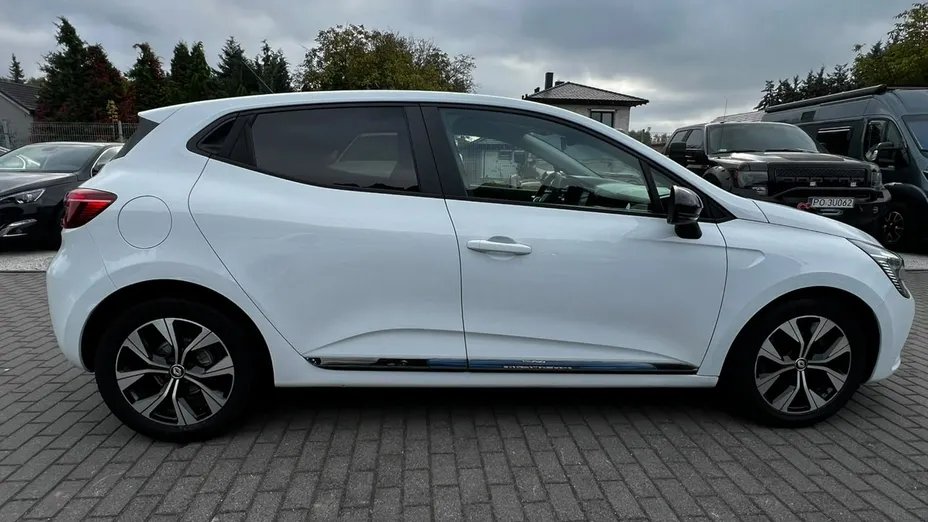 RENAULT Clio -