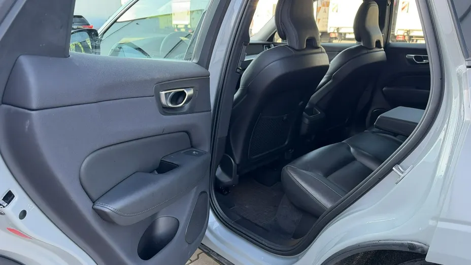 VOLVO XC60 -