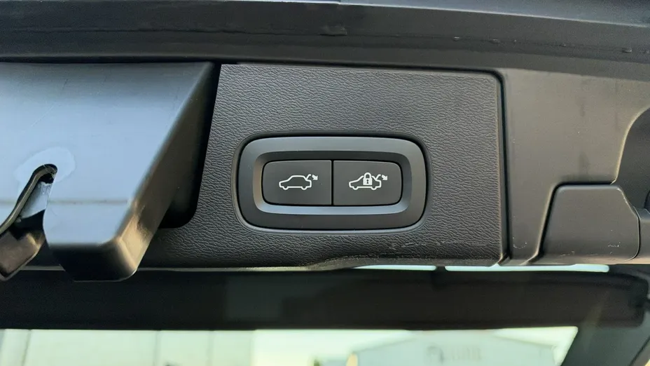 VOLVO XC60 -