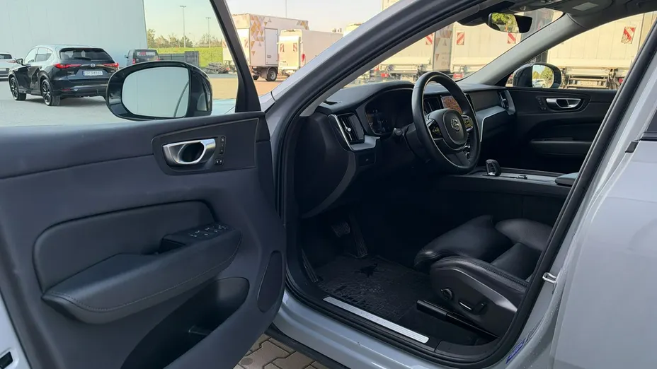 VOLVO XC60 -