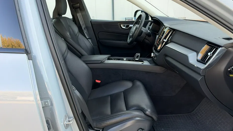VOLVO XC60 -