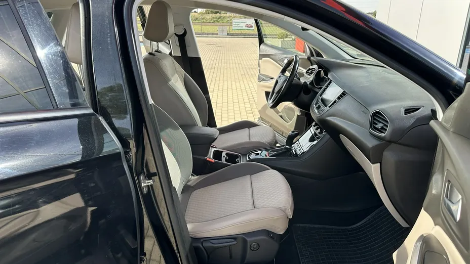 OPEL Grandland X -