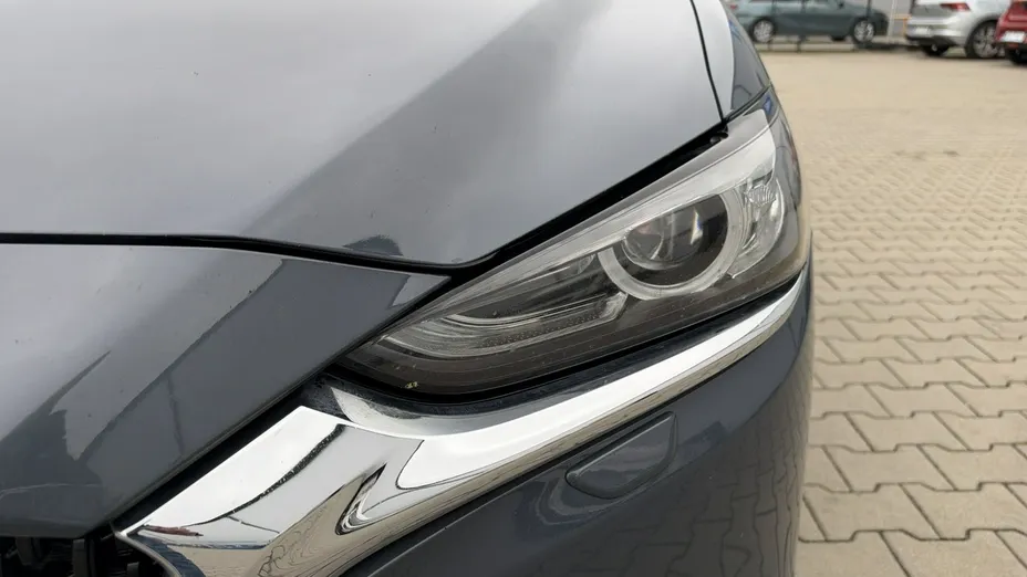 MAZDA 6 -