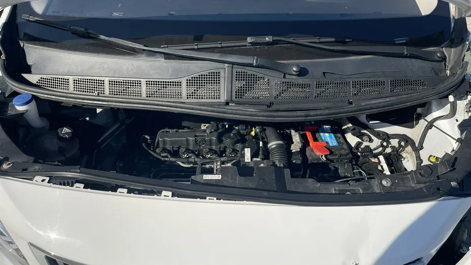 PEUGEOT Traveller -