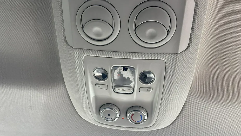 PEUGEOT Traveller -