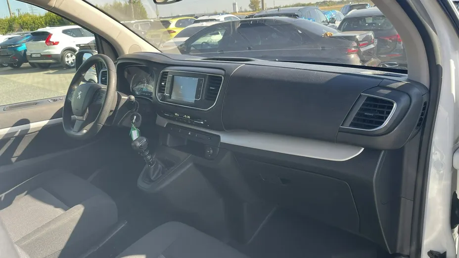 PEUGEOT Traveller -