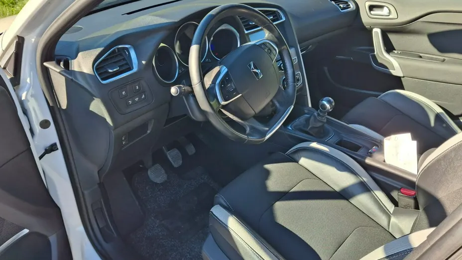 CITROEN DS4 -