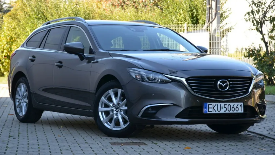 MAZDA 6 -