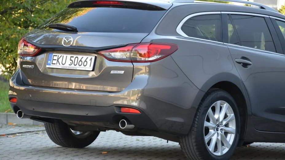 MAZDA 6 -