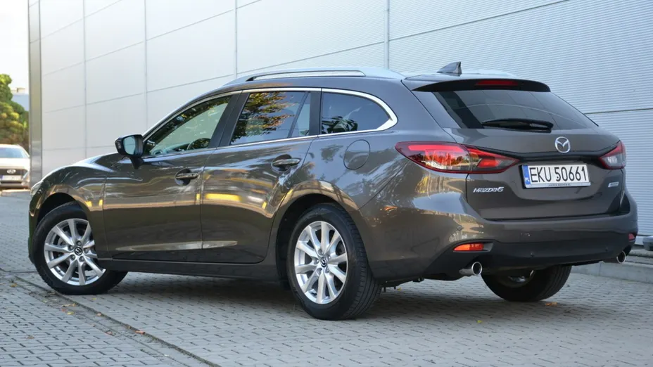 MAZDA 6 -