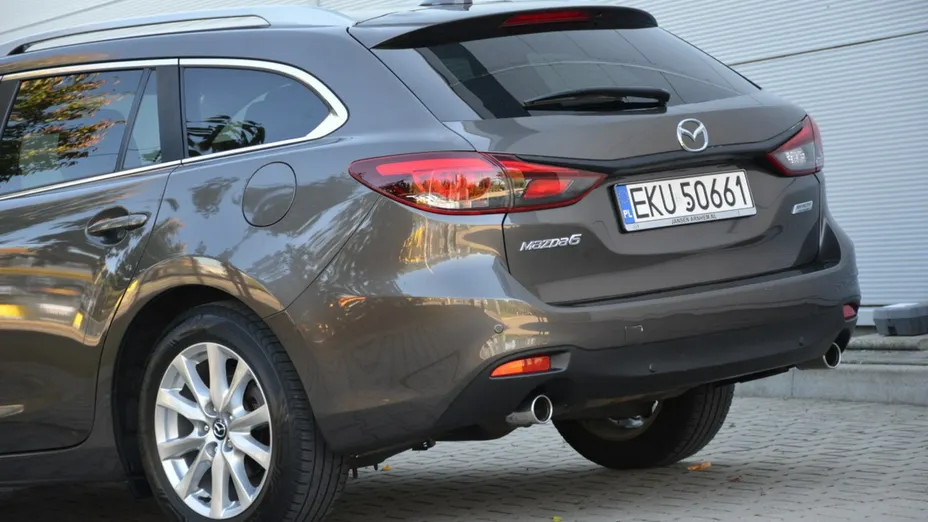 MAZDA 6 -