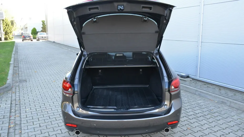 MAZDA 6 -
