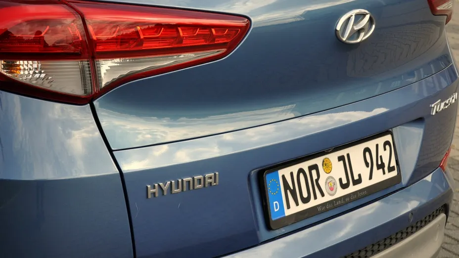 HYUNDAI Tucson -