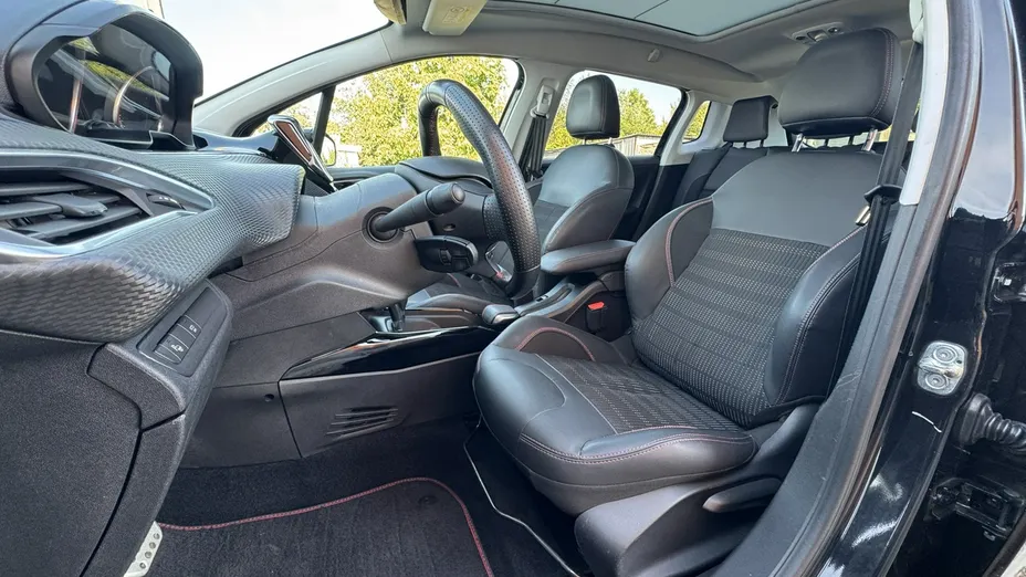PEUGEOT 2008 -