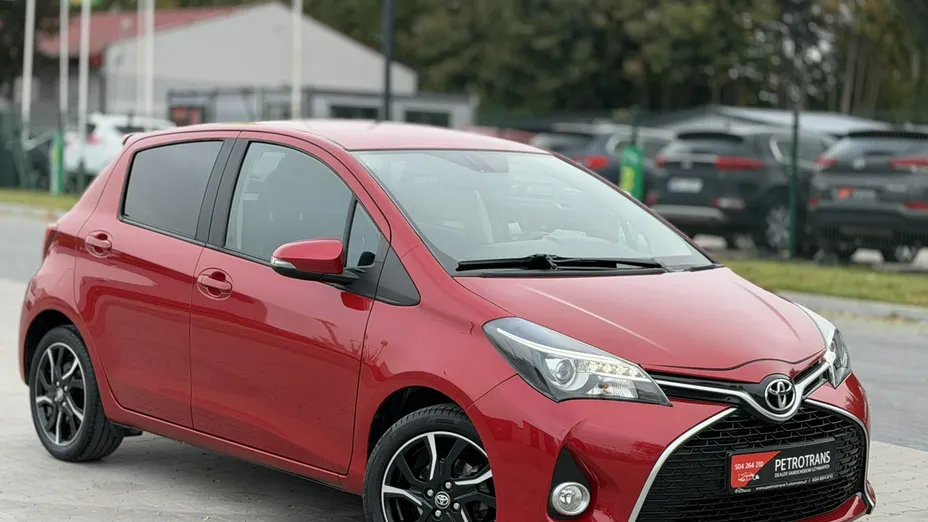 TOYOTA Yaris -