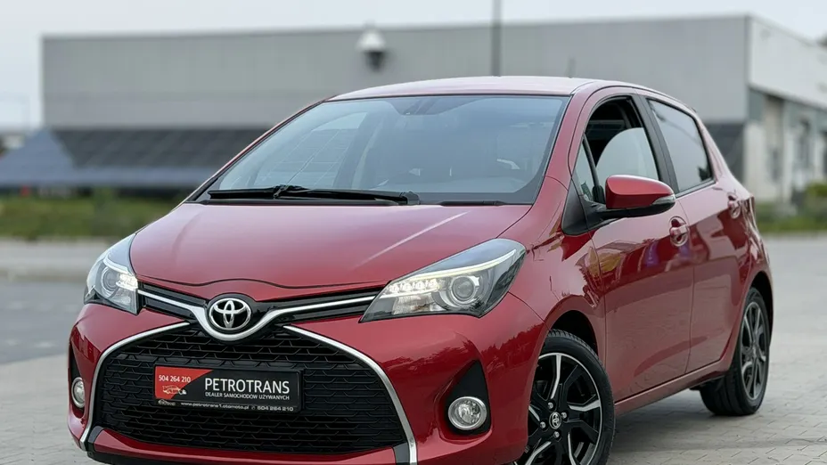 TOYOTA Yaris -