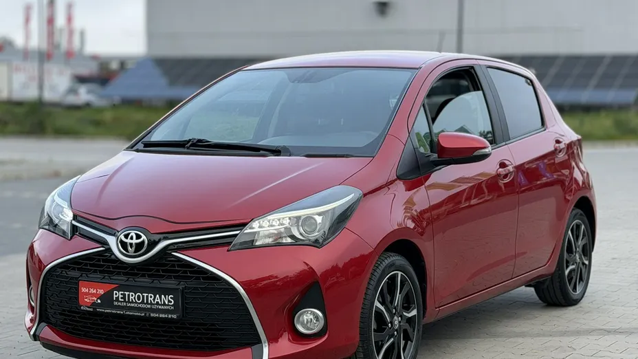 TOYOTA Yaris -