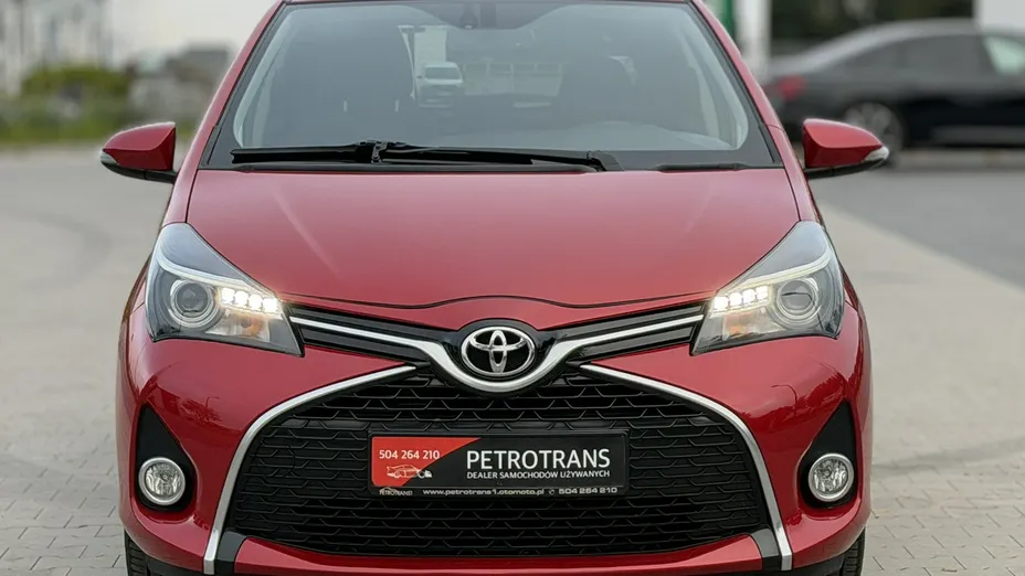 TOYOTA Yaris -