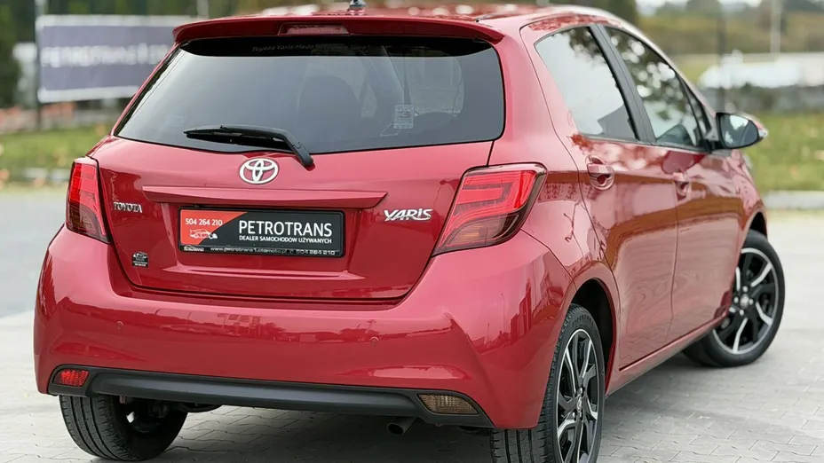 TOYOTA Yaris -