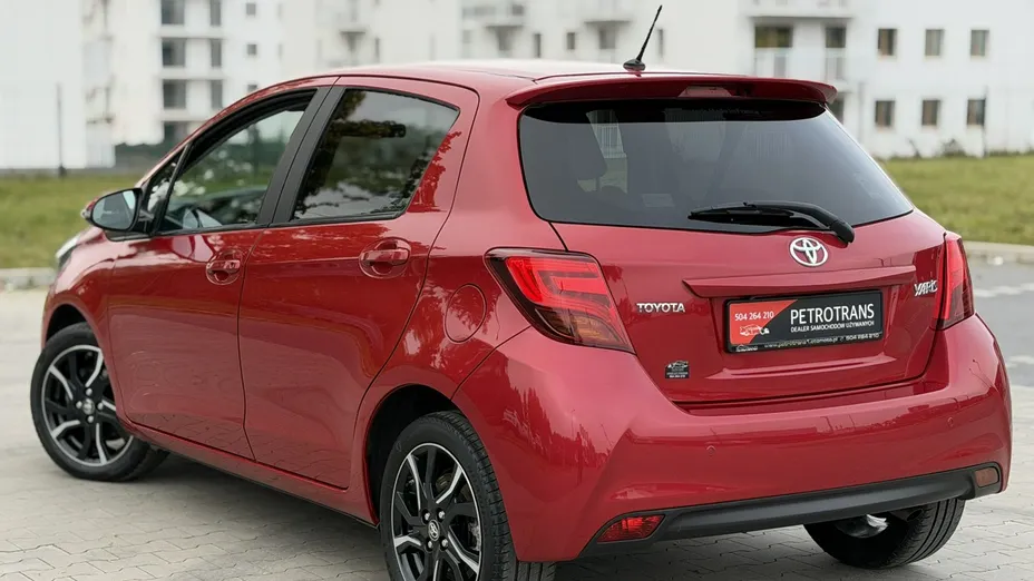 TOYOTA Yaris -