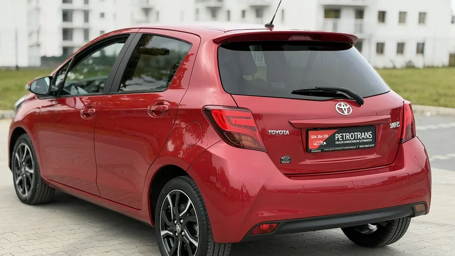 TOYOTA Yaris -