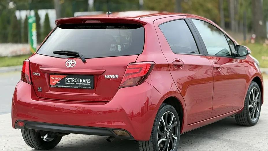 TOYOTA Yaris -
