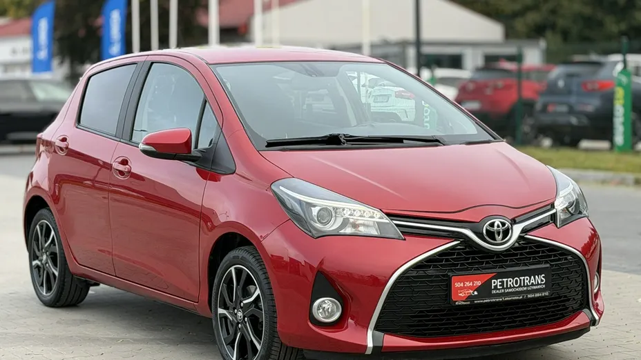 TOYOTA Yaris -