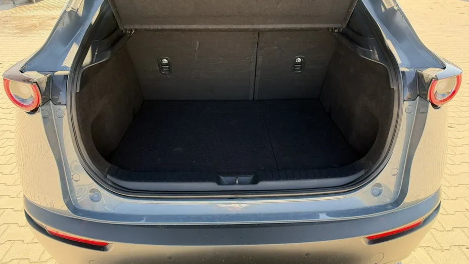MAZDA CX-30 -