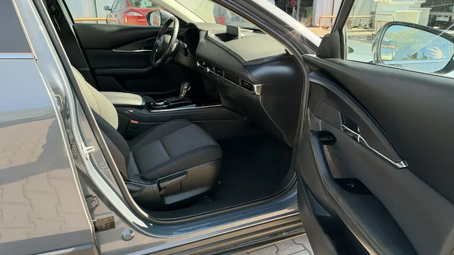 MAZDA CX-30 -