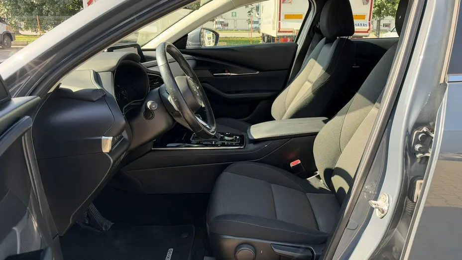 MAZDA CX-30 -