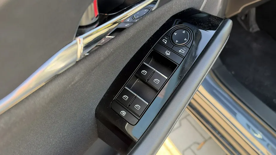 MAZDA CX-30 -