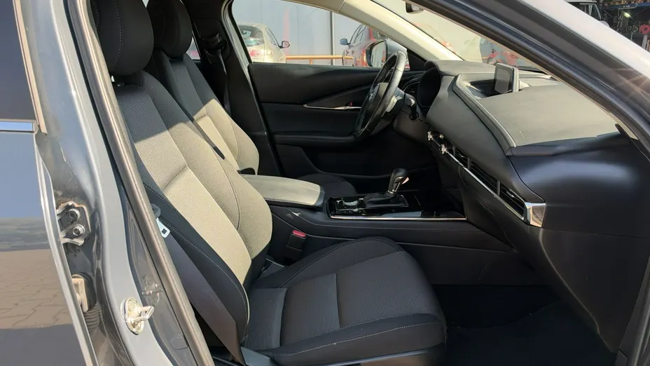 MAZDA CX-30 -