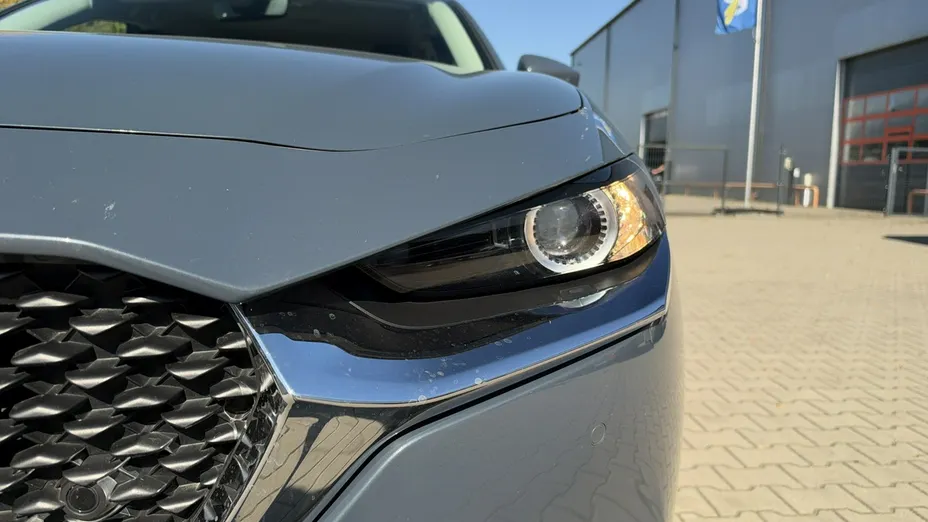 MAZDA CX-30 -