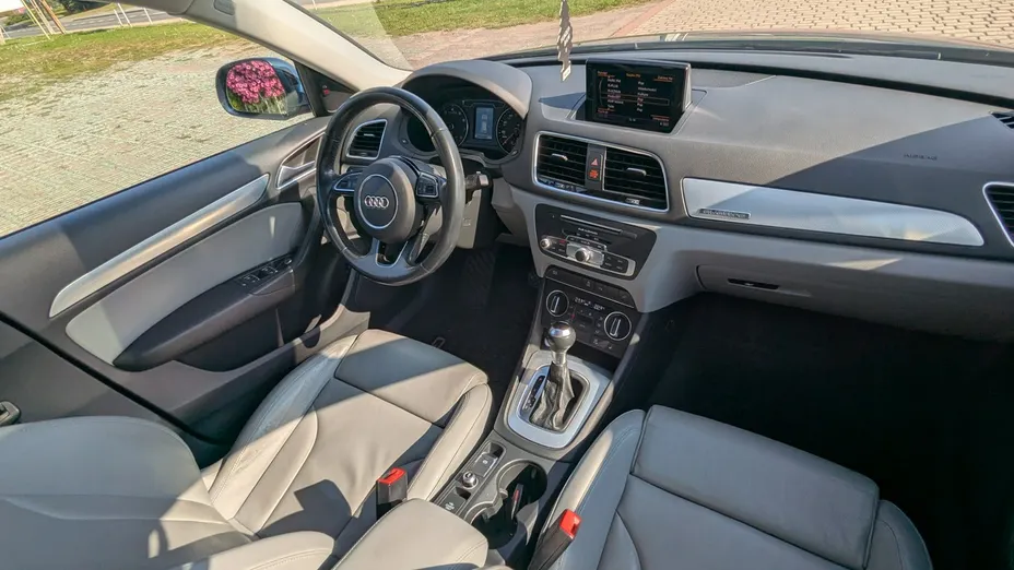 AUDI Q3 -