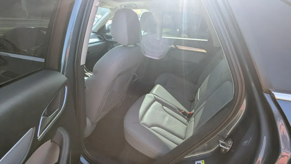 AUDI Q3 -