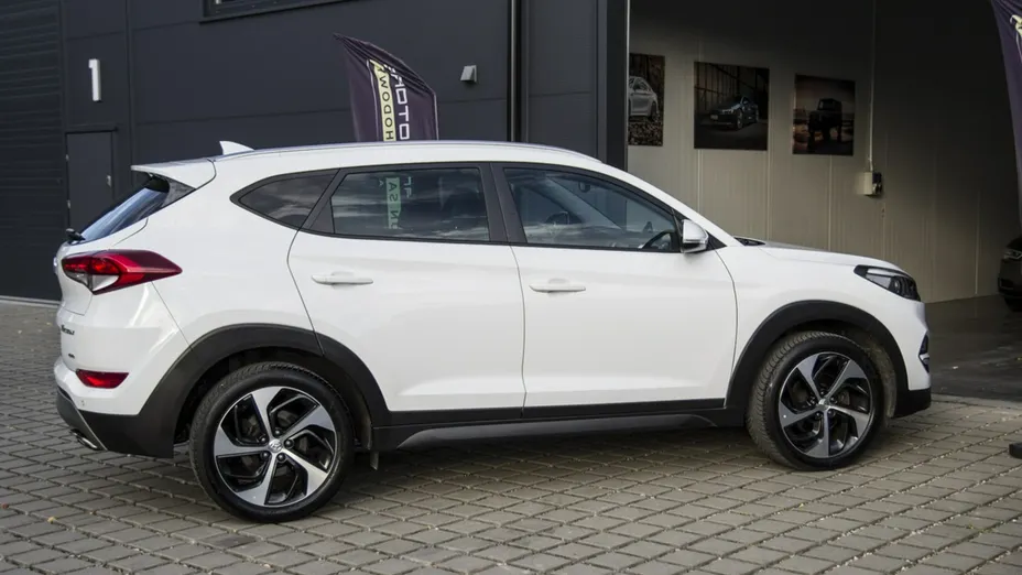 HYUNDAI Tucson -