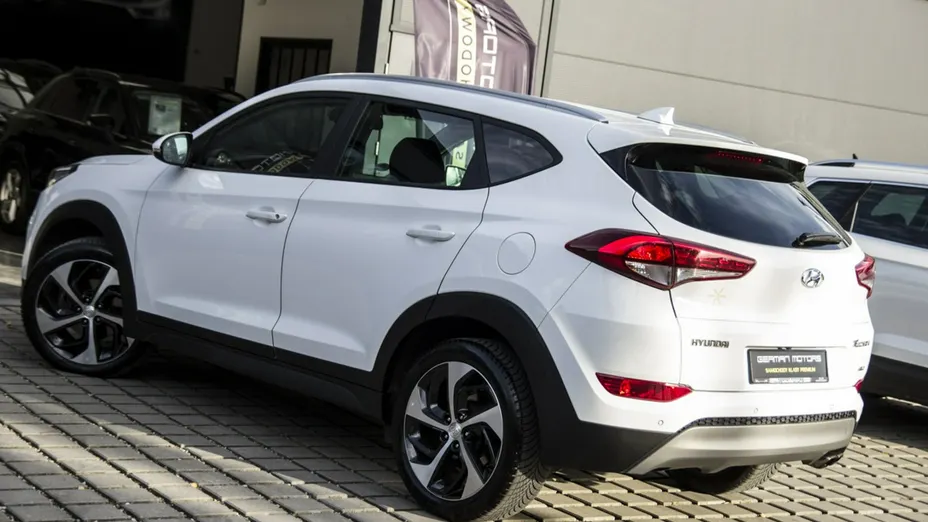 HYUNDAI Tucson -