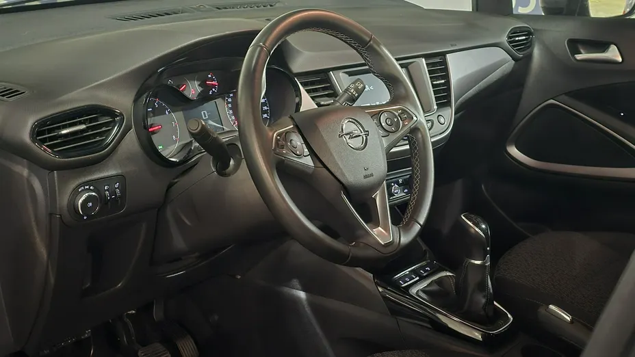 OPEL Crossland X -
