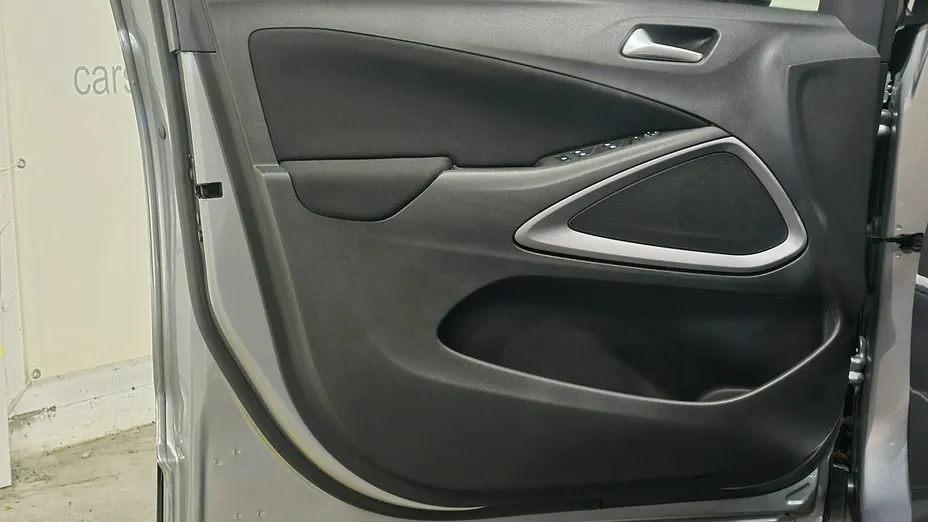 OPEL Crossland X -