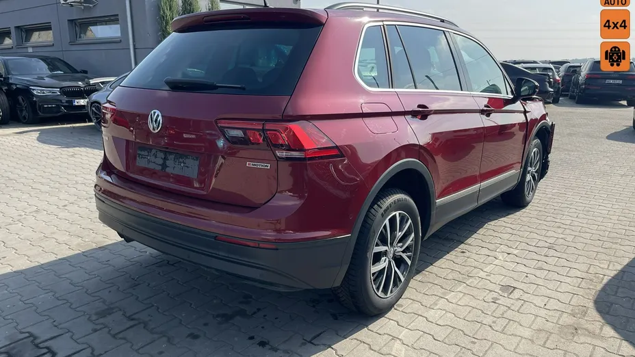 VOLKSWAGEN Tiguan -